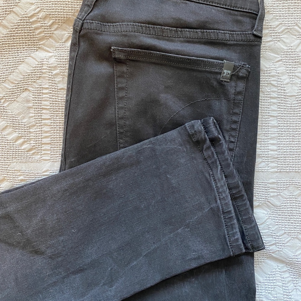 Joe’s Jeans Slim Straight - Medium Wash